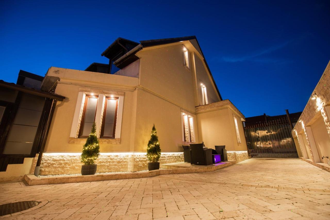 H & V Residence - Diamond Bungalow Apartment Arad Exterior photo
