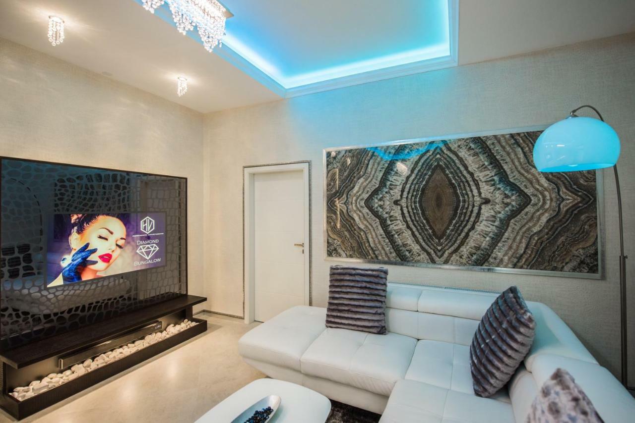 H & V Residence - Diamond Bungalow Apartment Arad Exterior photo