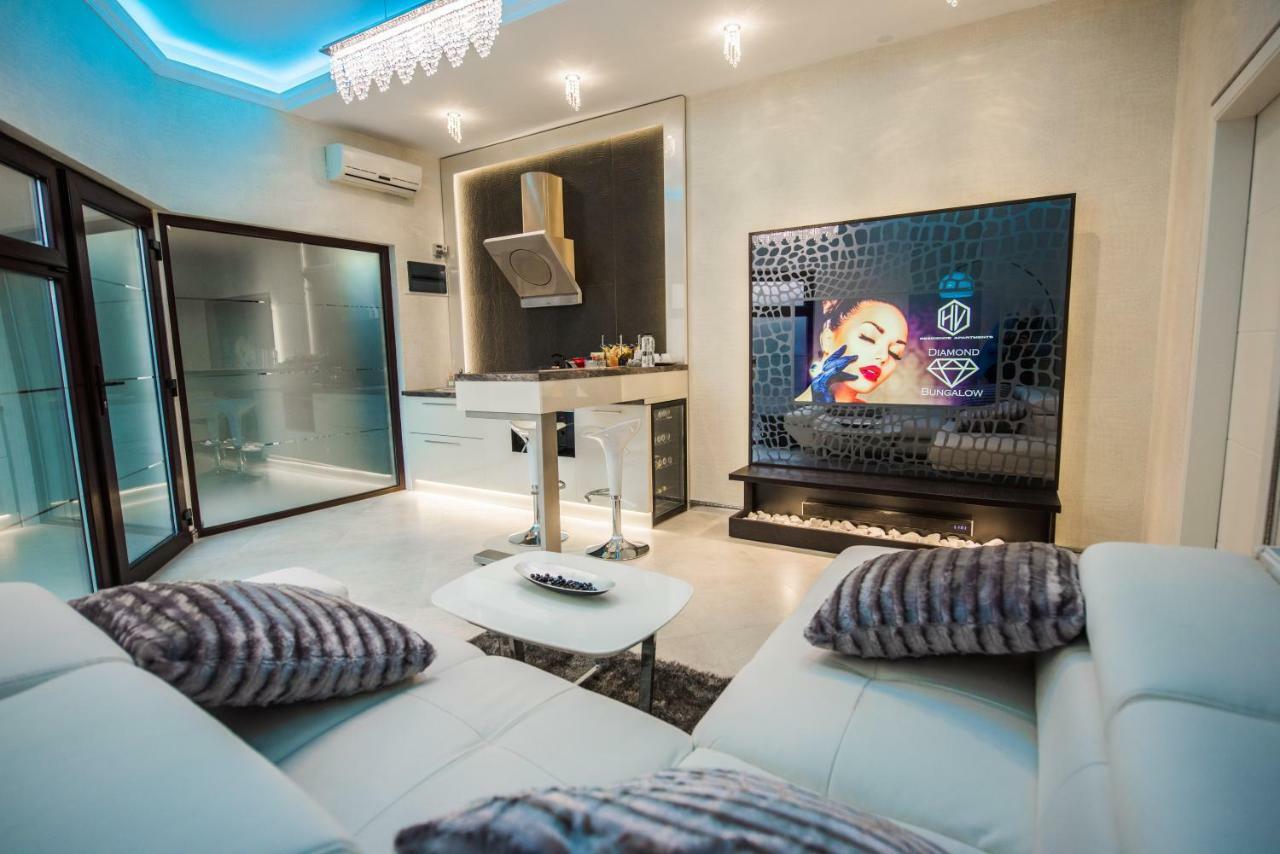 H & V Residence - Diamond Bungalow Apartment Arad Exterior photo